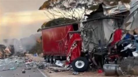 nasilipan sa cr|Three dead, Eyre Highway reopens after horror truck crash near .